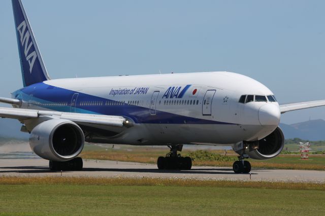 Boeing 777-200 (JA8198) - 09 July 2015:HKD-HND.