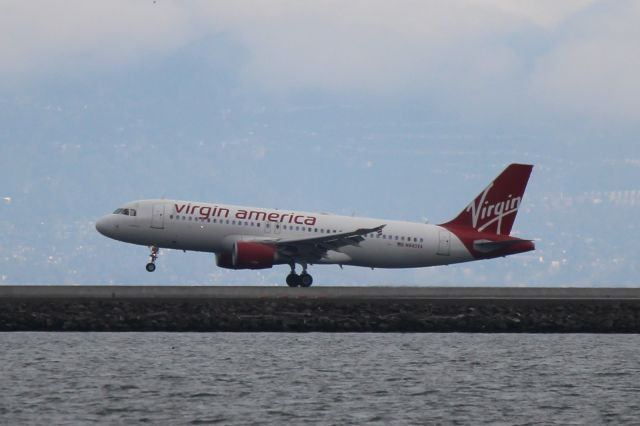 Airbus A320 (N840VA)