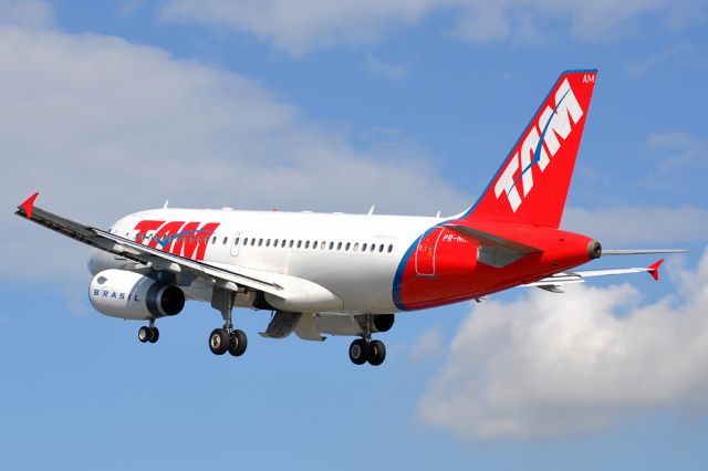 Airbus A319 (PR-MAM)