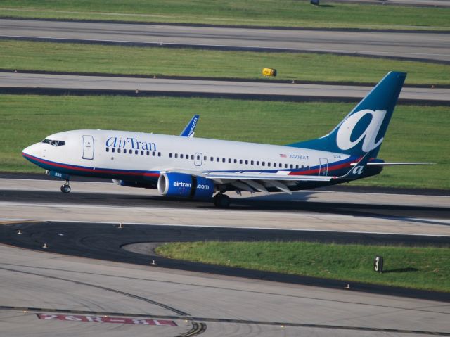 Boeing 737-700 (N308AT) - Arriving 6/16/12