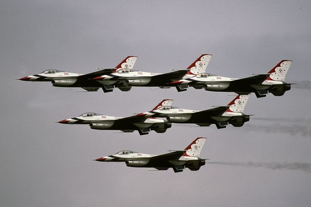 Lockheed F-16 Fighting Falcon — - The Thunderbirds displaying over Perth Airport in Western Australia