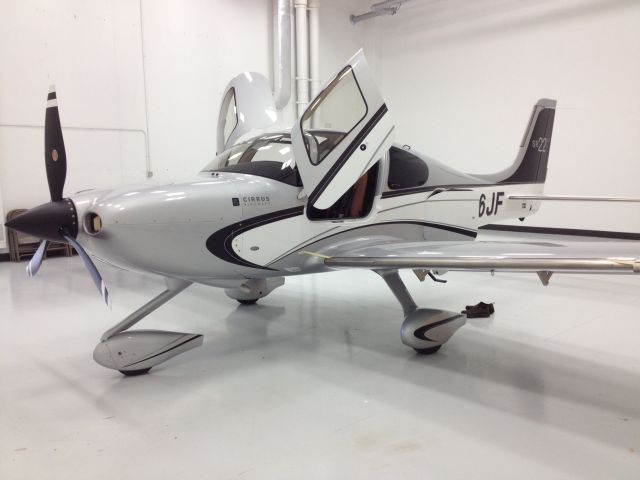 Cirrus SR-22 (N486JF) - Delivery Bay #1, Cirrus Design in Duluth, MN