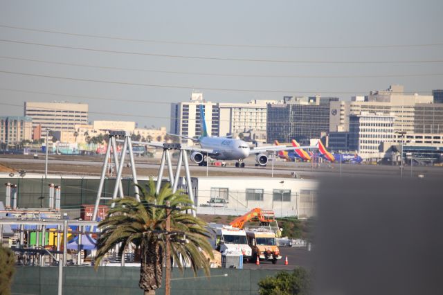 Airbus A330-200 (EC-NNH)