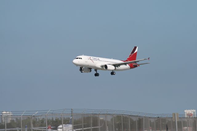 Airbus A320 (N499TA)