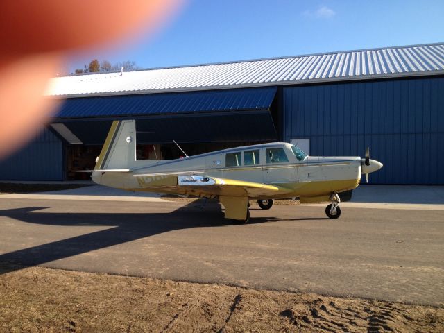 Mooney M-20 (N2915L)