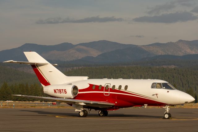 Hawker 800 (N79TS)