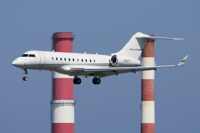 N15PX — - BD-700 Global Express with the KFLL stacks