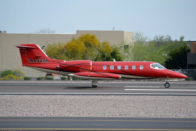 Learjet 35 (N452DA)