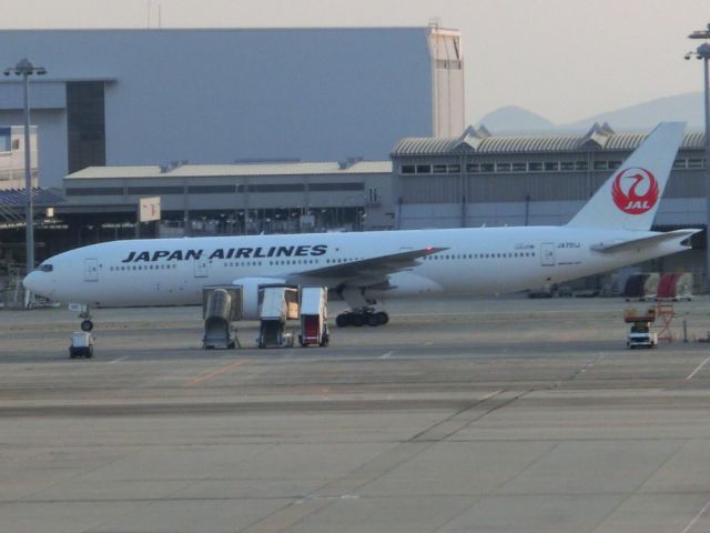 Boeing 777-200 (JA701J)