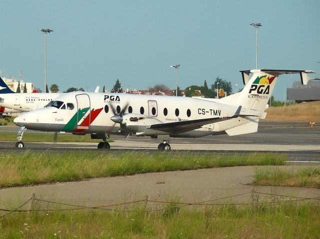 Aerospatiale ATR-42-300 (CS-TMV)