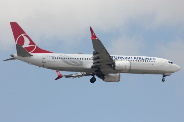 Boeing 737 MAX 8 (TC-LCE)