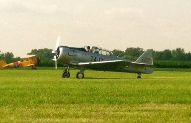North American T-6 Texan (N36913)