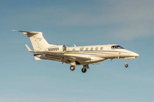 Embraer Phenom 300 (N300GV)