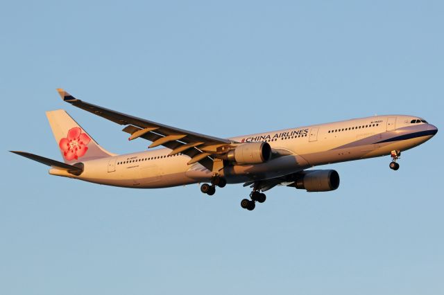 Airbus A330-300 (B-18351)