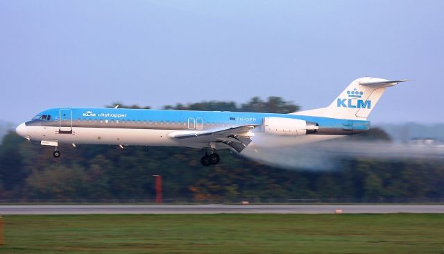 Fokker 100 —