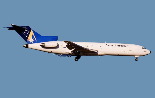 BOEING 727-200 (VH-RMX)