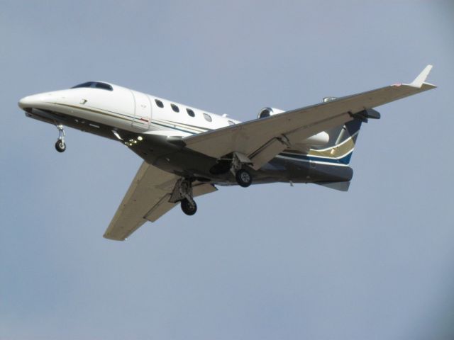 Embraer Phenom 300 — - Landing 27