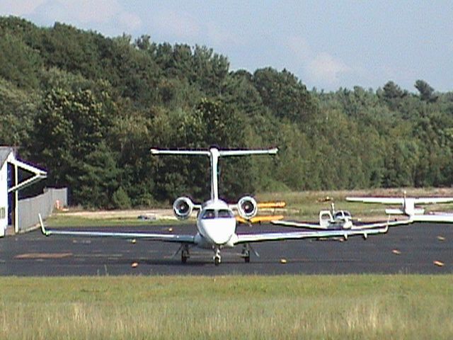 Embraer Phenom 300 (N322QS) - Netjets Phenom 300