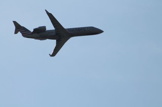 Embraer ERJ-135 (N441ZW) - American Eagle E135 going around at KBOS due to traffic on runway