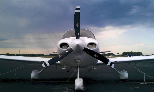 Cirrus SR-20 (N321SN)