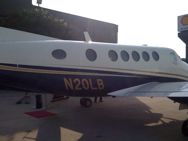 Beechcraft Super King Air 200 (N20LB)