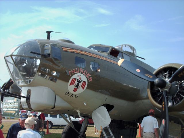 Boeing B-17 Flying Fortress (N900RW)