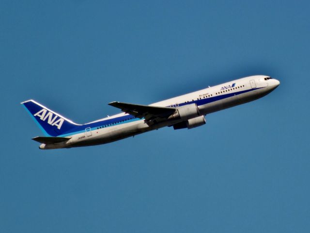 BOEING 767-300 (JA616A)