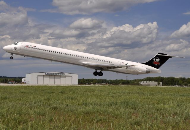 McDonnell Douglas MD-83 (N949NS) - In town testing the old bird.