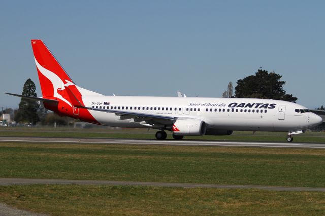 Boeing 737-800 (ZK-ZQH)