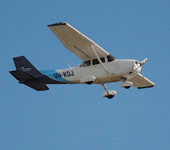 Cessna Skyhawk (VH-KDJ)