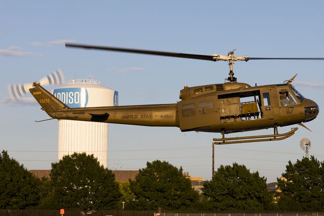 Bell UH-1V Iroquois (N812SB)