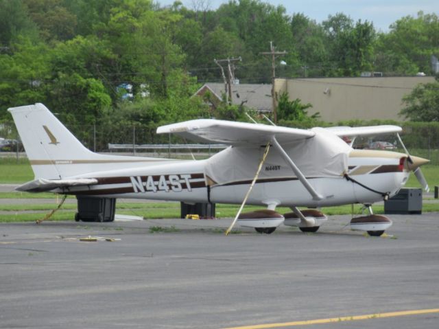 Cessna Skyhawk (N44ST)