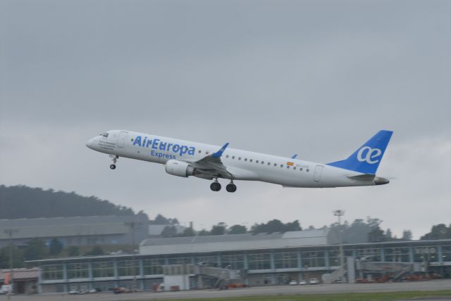 Embraer ERJ-190 (EC-LFZ) - EC-LFZ TakeOff FROM LEVX To LEMD. 19-06-2021