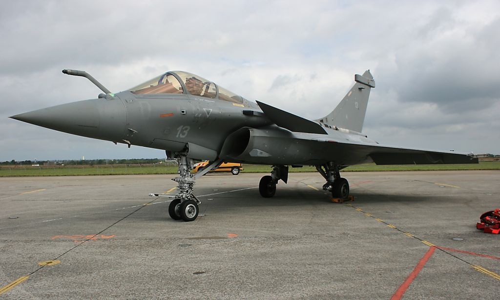 Dassault Rafale M — - Dassault Rafale M F2-standard, Naval Air Base Landivisiau (LFRJ).