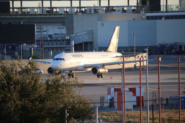 Airbus A320 (XA-VOC)