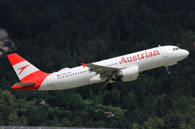 Airbus A320 (OE-LBS)