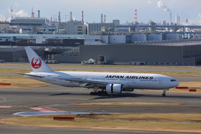 Boeing 777-200 (JA8977)
