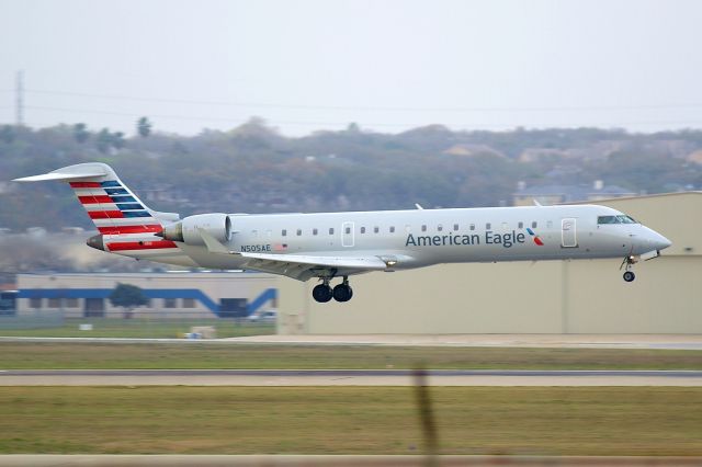 Canadair Regional Jet CRJ-700 (N505AE) - 12R final