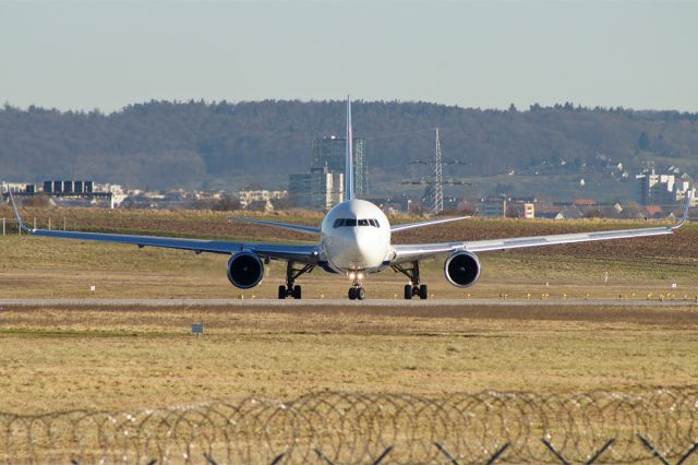 BOEING 767-300 (N171DN)