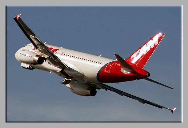 Airbus A319 (PR-MBV)