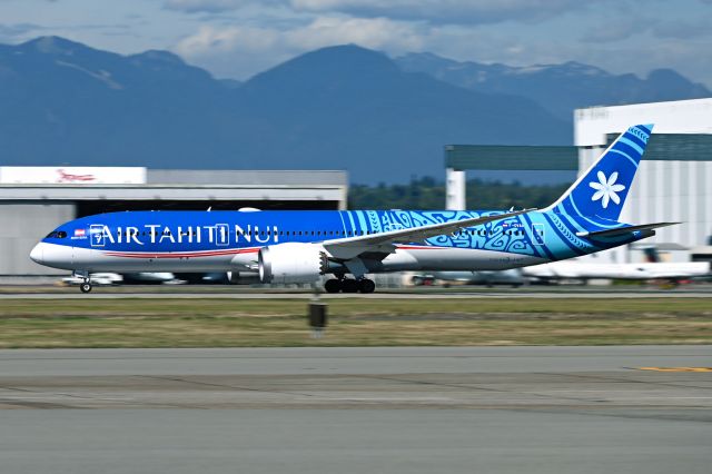 Boeing 787-9 Dreamliner (F-OVAA)