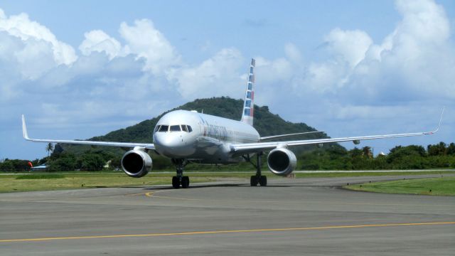 Boeing 757-200 (N187AN)