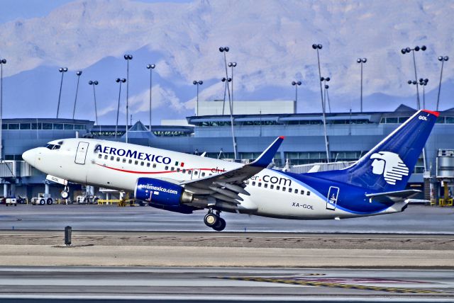 Boeing 737-700 (XA-GOL) - XA-GOL AeroMexico Boeing 737-752 (cn 35785/2011)  - Las Vegas - McCarran International (LAS / KLAS) USA - Nevada, January 10, 2013 Photo: Tomás Del Coro