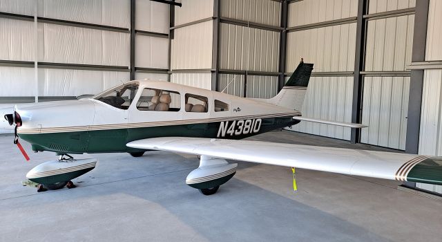 Piper Cherokee (N43810)