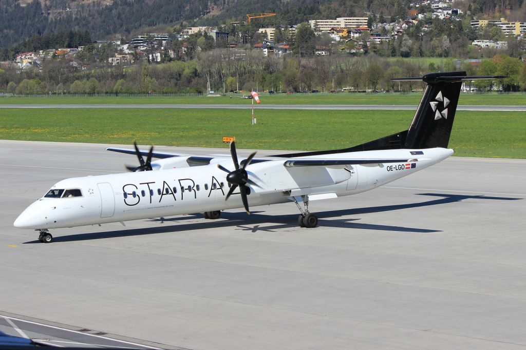 de Havilland Dash 8-400 (OE-LGO)