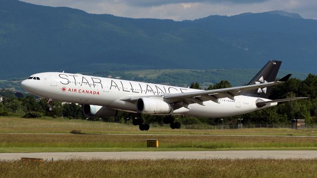 Airbus A330-300 (C-GHLM)