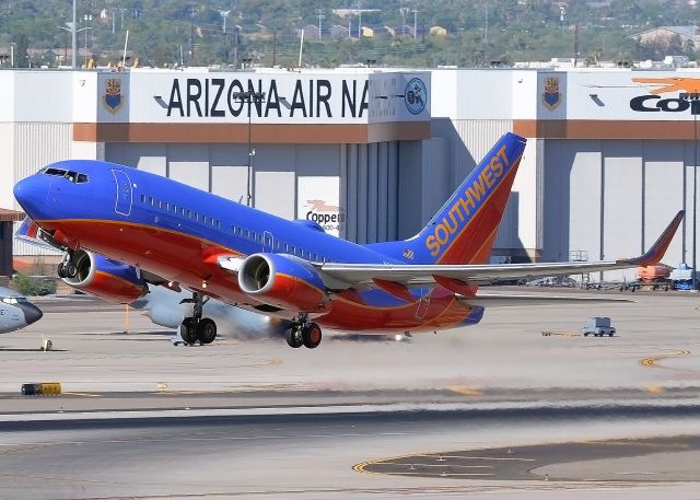 Boeing 737-700 (N268WN)