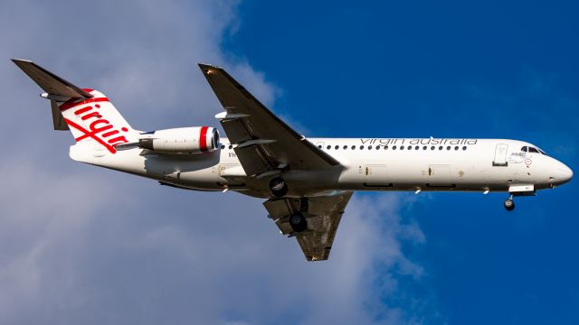 Fokker 100 (VH-FNC)