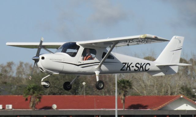 Cessna Skycatcher (ZK-SKC) - One of two 162s flown by Auckland Aero Club. Taken 04/06/22.