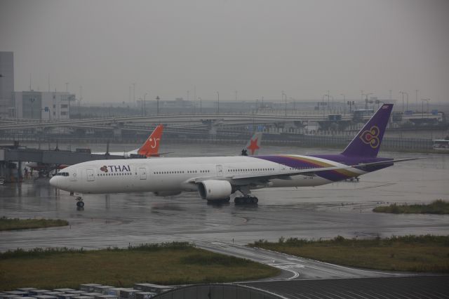 BOEING 777-300 (HS-TKB)